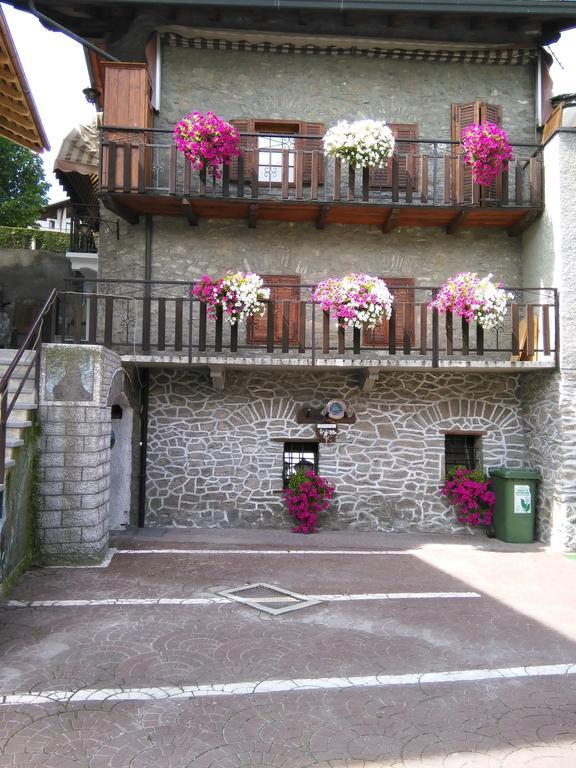 B&B La Vieille Meison De Pappa Sarre Exterior foto
