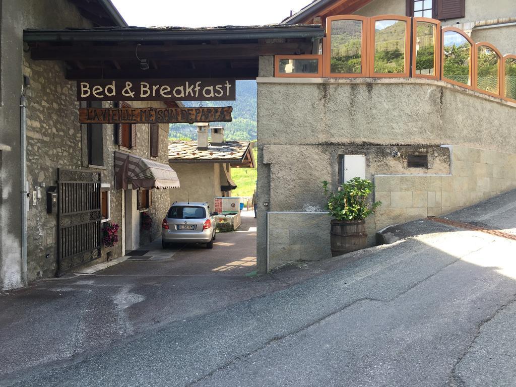 B&B La Vieille Meison De Pappa Sarre Exterior foto