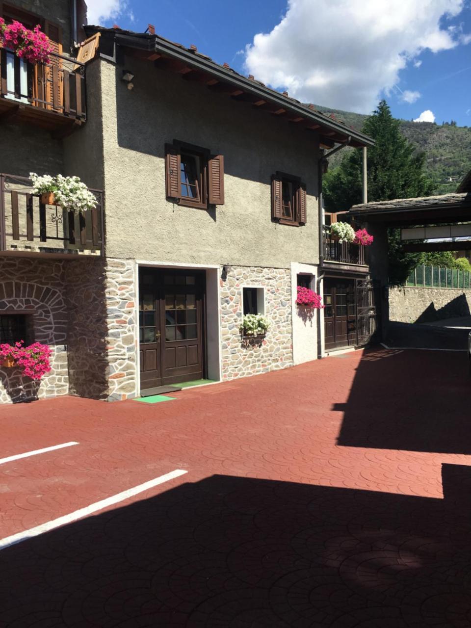 B&B La Vieille Meison De Pappa Sarre Exterior foto